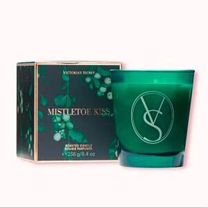 VICTORIA'S SECRET
The Night Before Candle Collection